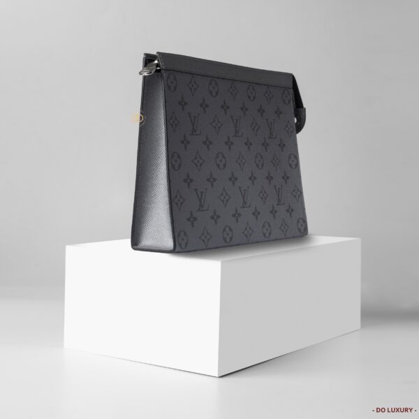 Clutch LV Monogram - Hình ảnh 3
